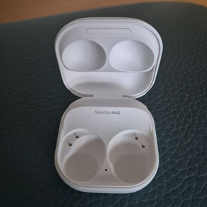 갤럭시 버즈2프로 화이트 본체