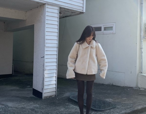 플랫베이스 무스탕 크림 이미지