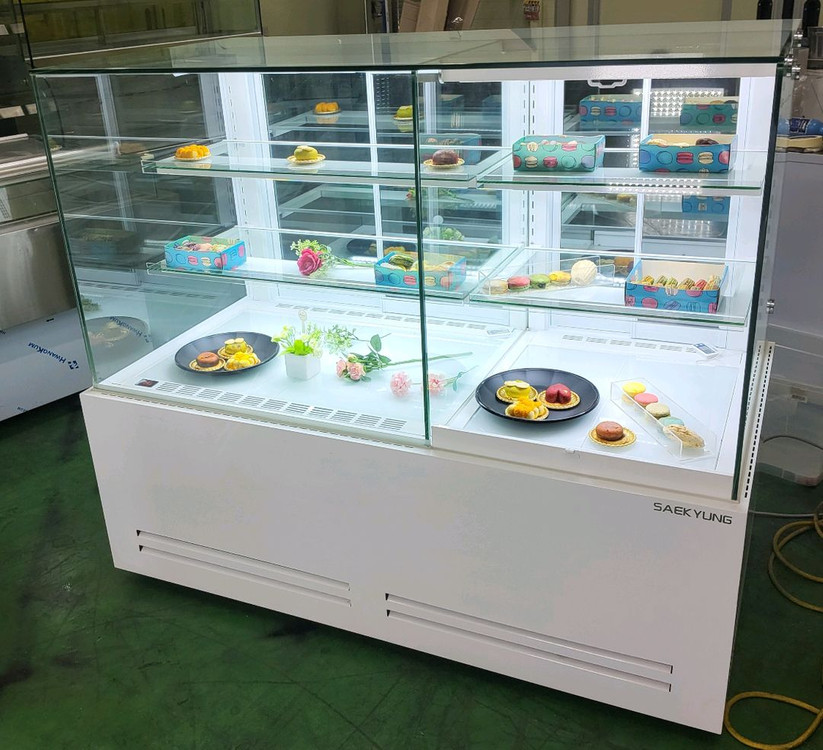 카페용 콤비 듀얼 마카롱 샌드위치 케잌 베이커리 디저트 냉동냉장 쇼케이스 화이트 저온콤프 이미지