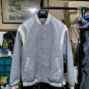 [게스]남녀공용 안감,배색 바시티 스타디움자켓L사이즈