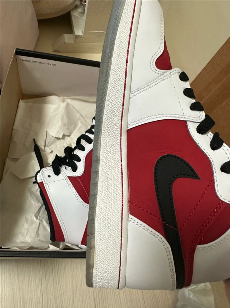 에어조던1 카마인 235사이즈 이미지