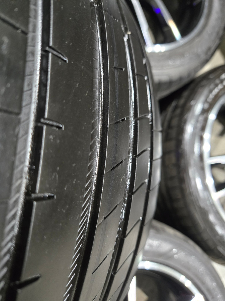 BMW G30 5시리즈 662M 18인치 순정 휠타이어 판매합니다--5