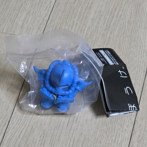 반다이 언제오려나 3 구프 자쿠2 팝니다.