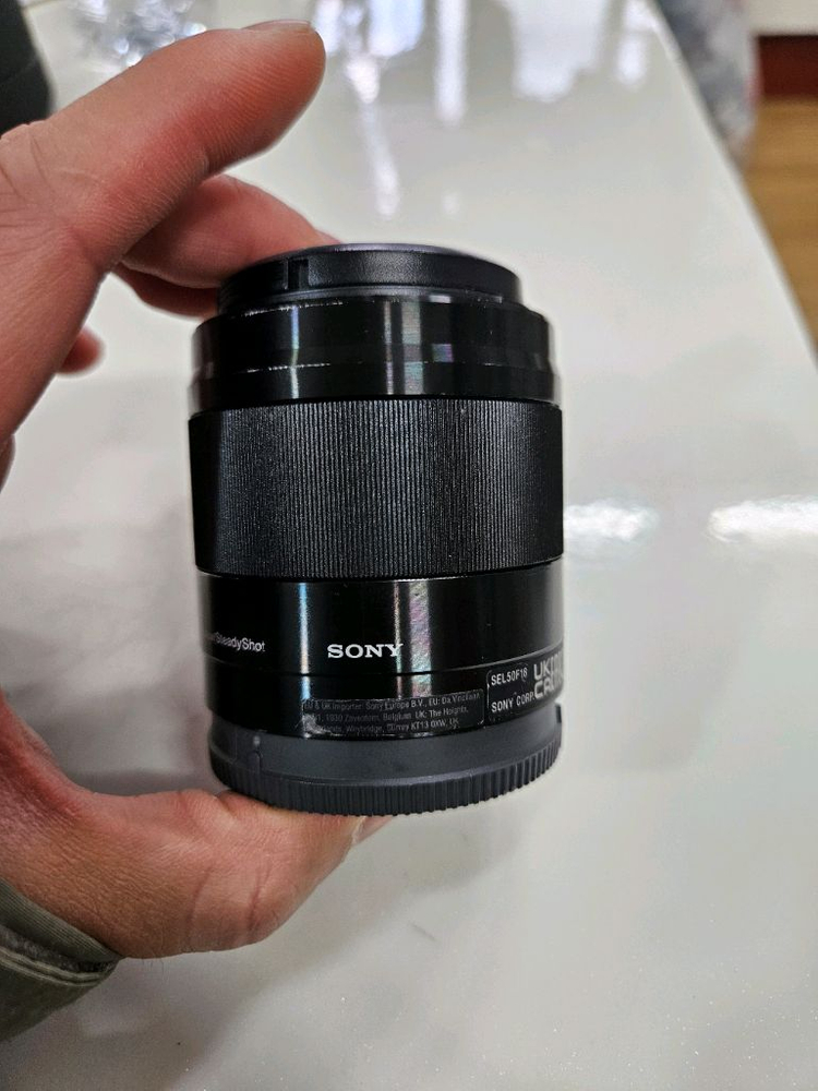 풀프레임 미러리스용 50mm F1.8 렌즈--3