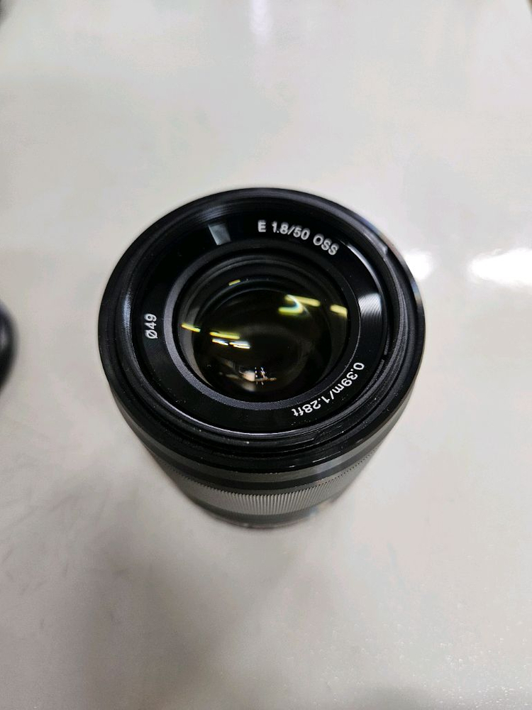 풀프레임 미러리스용 50mm F1.8 렌즈--5