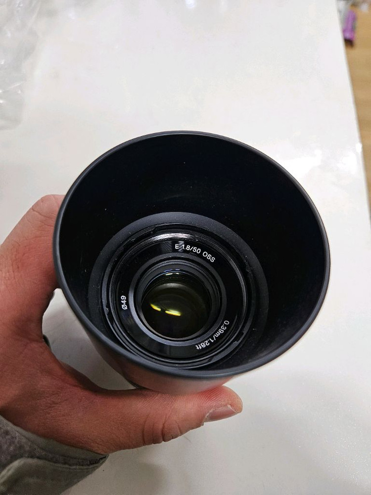 풀프레임 미러리스용 50mm F1.8 렌즈--9
