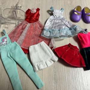 미미인형 육일돌 빈티지인형옷 + 미미인형 받침대 2개 + 베이비돌 신발