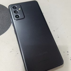 갤럭시퀀텀2 이미지