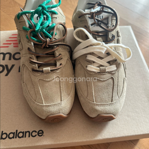 미우미우 뉴발란스 운동화