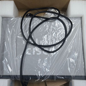 CISCO SF300-24 스위치허브 24포트 2개 판매합니다.