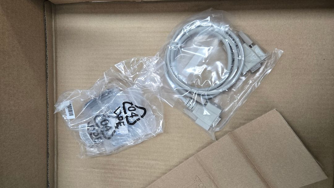 CISCO SF300-24 스위치허브 24포트 2개 판매합니다.--1