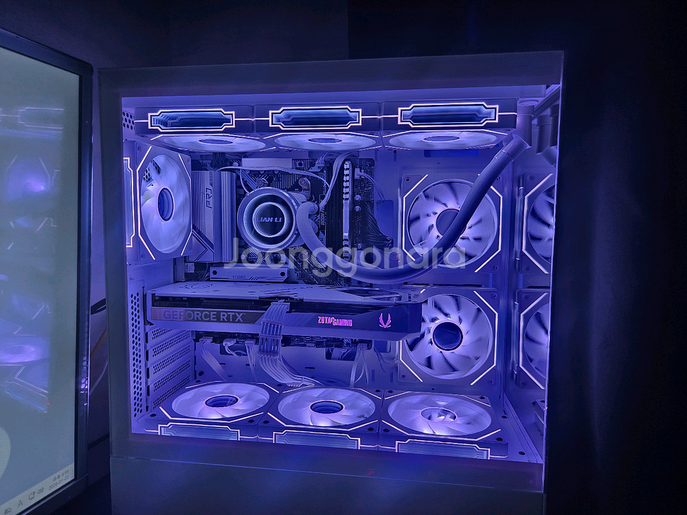 7800X3D RTX 5070 화이트 게이밍 컴퓨터 PC 본체--5