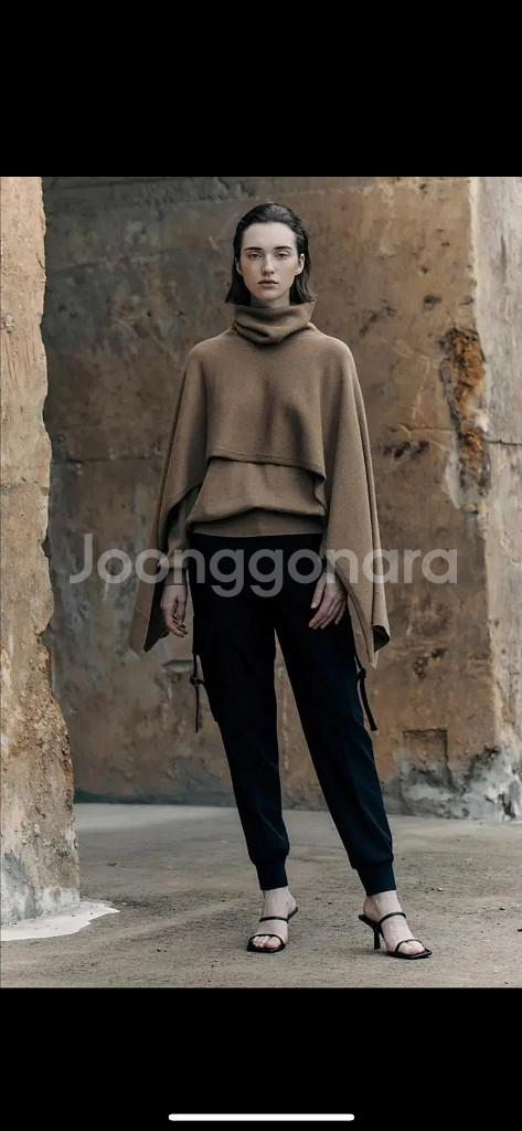 MOE 모에 21년 베버니 터틀넥 숄 니트 스웨터 케이프--6