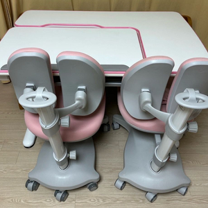 위드그로우 높이/각도 조절 책상 및 루나랩키즈 의자 2개