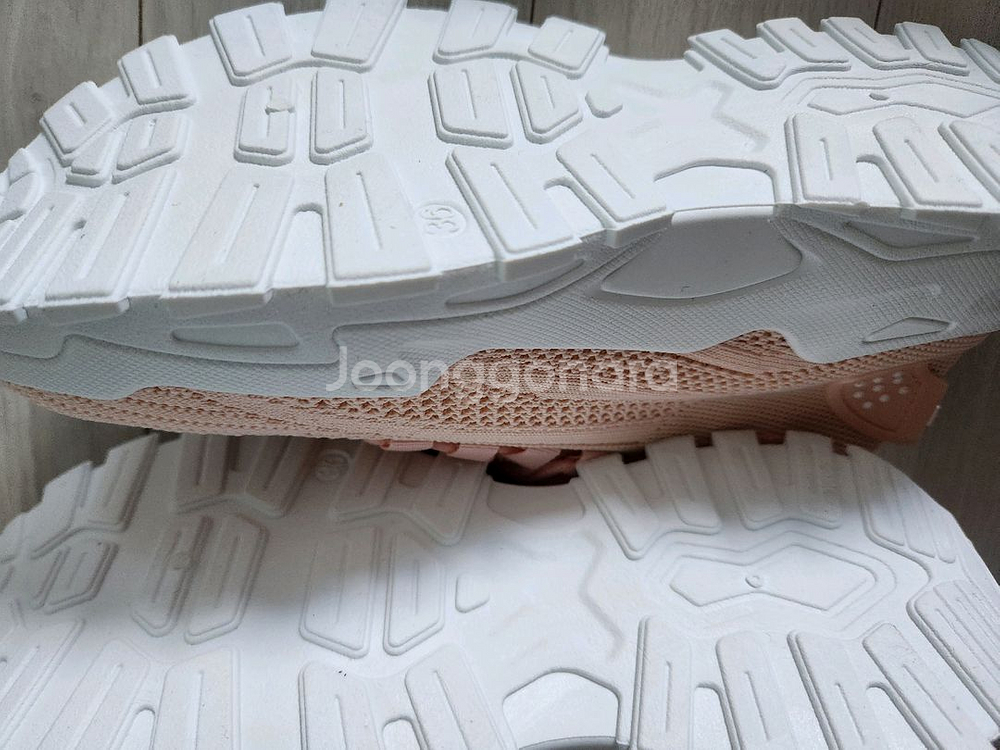 (새상품) 여성용 운동화 2켤레랑 목걸이 전부해서 2만원팝니다--2