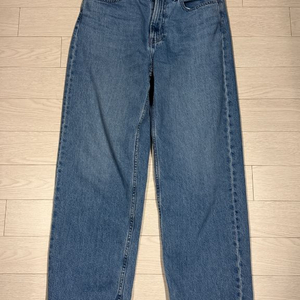 유니클로 와이드 스트레이트진 중청 워싱 28 (기장 미수선)