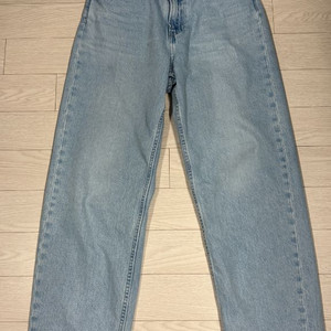 유니클로 와이드 스트레이트진 연청 워싱 28 (기장 미수선)