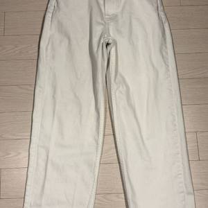 유니클로 와이드 스트레이트진 오프화이트진 29 (기장 미수선)