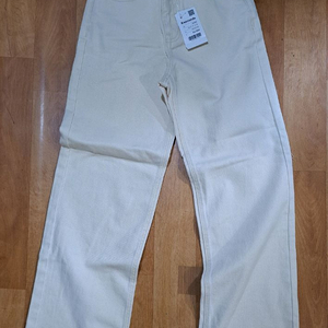 (무료배송)에잇세컨즈 아이보리 스트레이트 청바지(25)