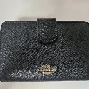 코치 블랙 반지갑 이미지