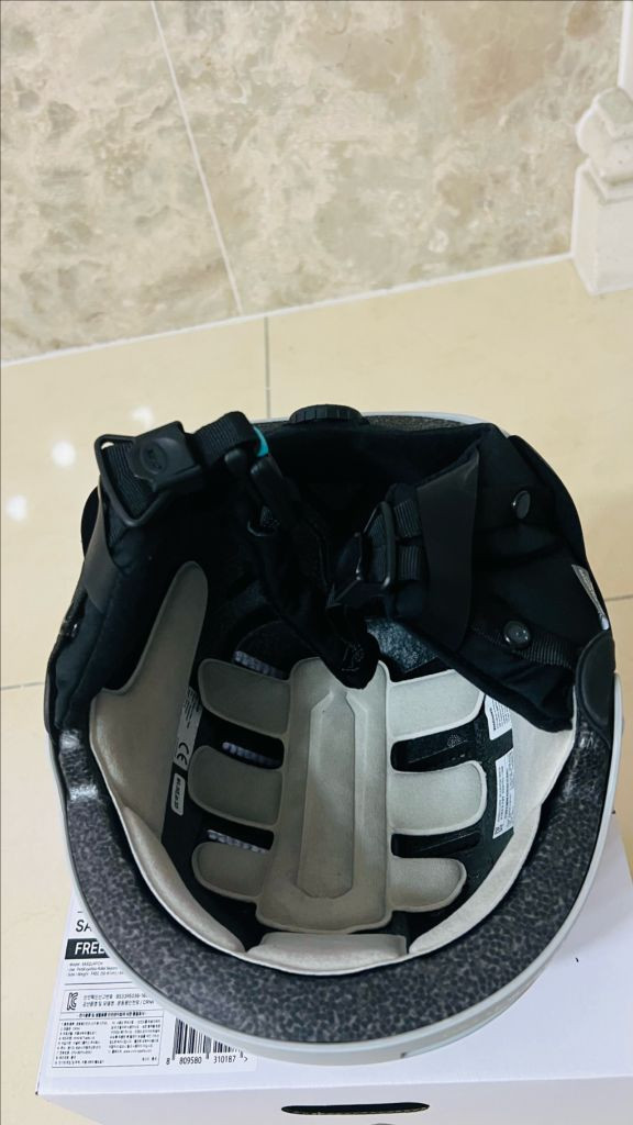 스키보드헬멧(크랭크 사스콰치) 새제품 이미지