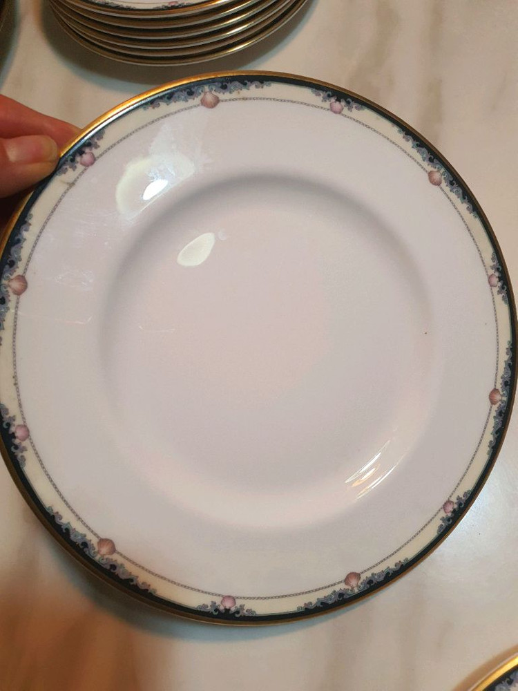 단종 영국 로얄덜튼 대.중.소접시 6인셋트 개당값--4