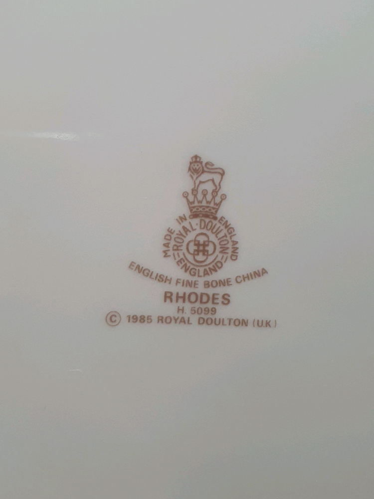 단종 영국 로얄덜튼 대.중.소접시 6인셋트 개당값--9