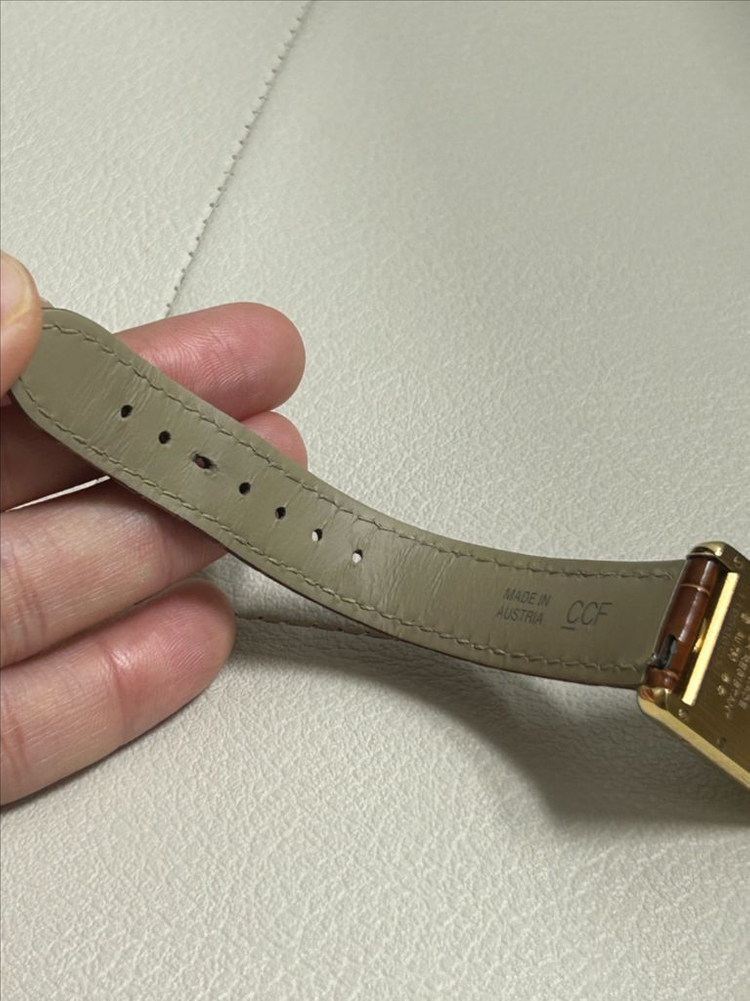 까르띠에 탱크루이 스몰 옐로우골드--8