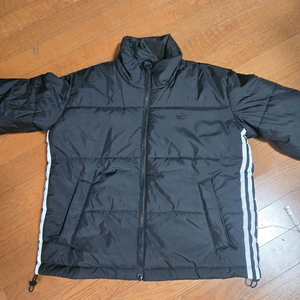 아디다스 삼선 점퍼 (경량정도의 두께) 새제품