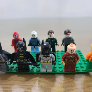 레고 슈퍼히어로즈 미니피규어 팔아요