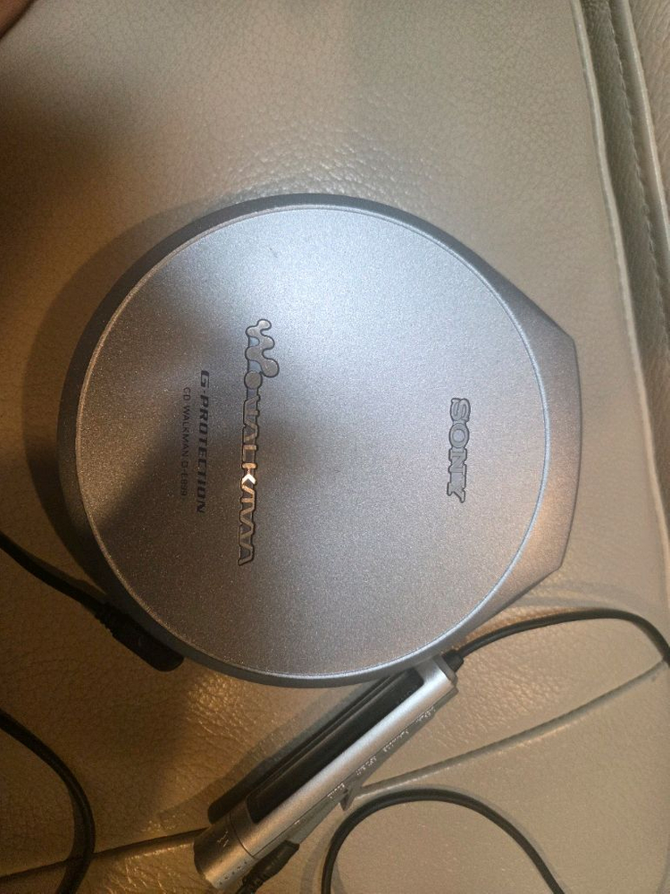 sony소니 cdp 워크맨 D-E999팝니다 본체 리모컨 이어폰--1