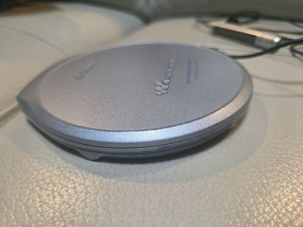 sony소니 cdp 워크맨 D-E999팝니다 본체 리모컨 이어폰--4