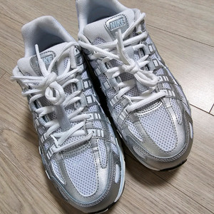 나이키 p6000실버 230