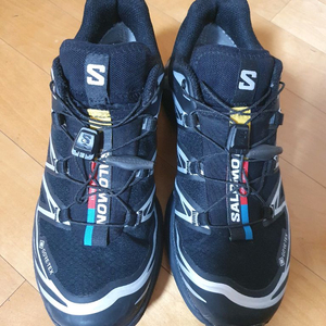 고어텍스 트레킹화 살로몬 235cm 이미지