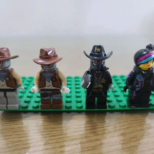 레고무비 보안관 와일드스타일 팔아요