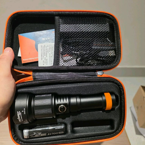 오카토치 ZD710 다이빙 손전등 팝니다 이미지