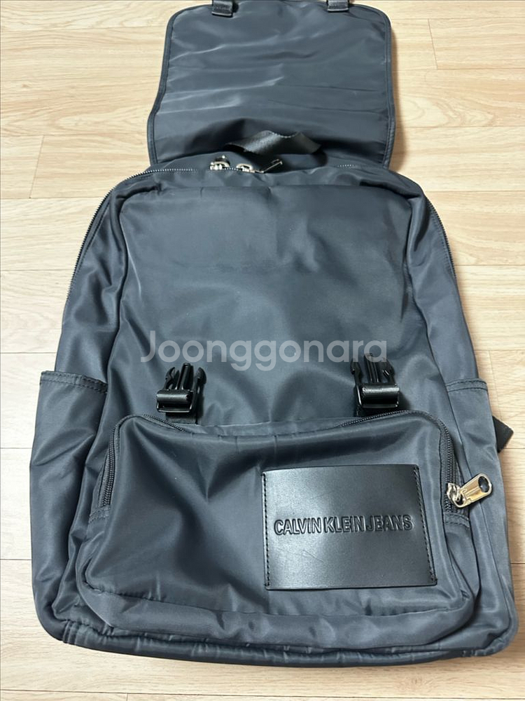 캘빈클라인 백팩 팝니다.--1