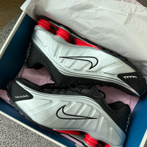 나이키 샥스 r4 (285)