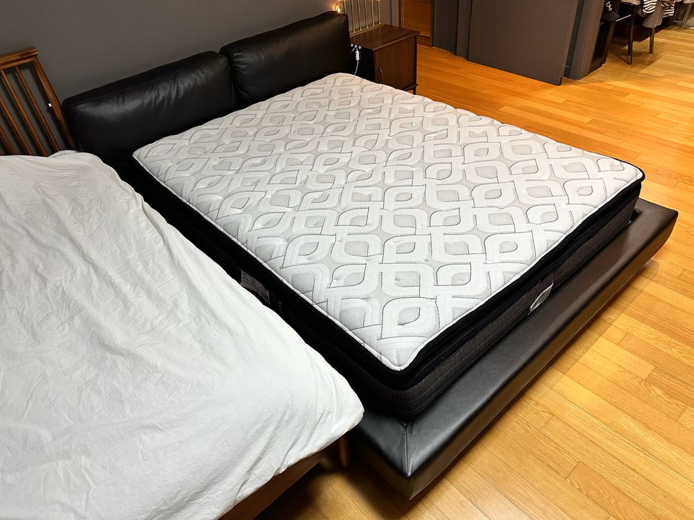 씰리 서프라이즈 H5 필로우탑 퀸 침대 매트리스 + 천연 소가죽 침대 프레임 퀸 이미지