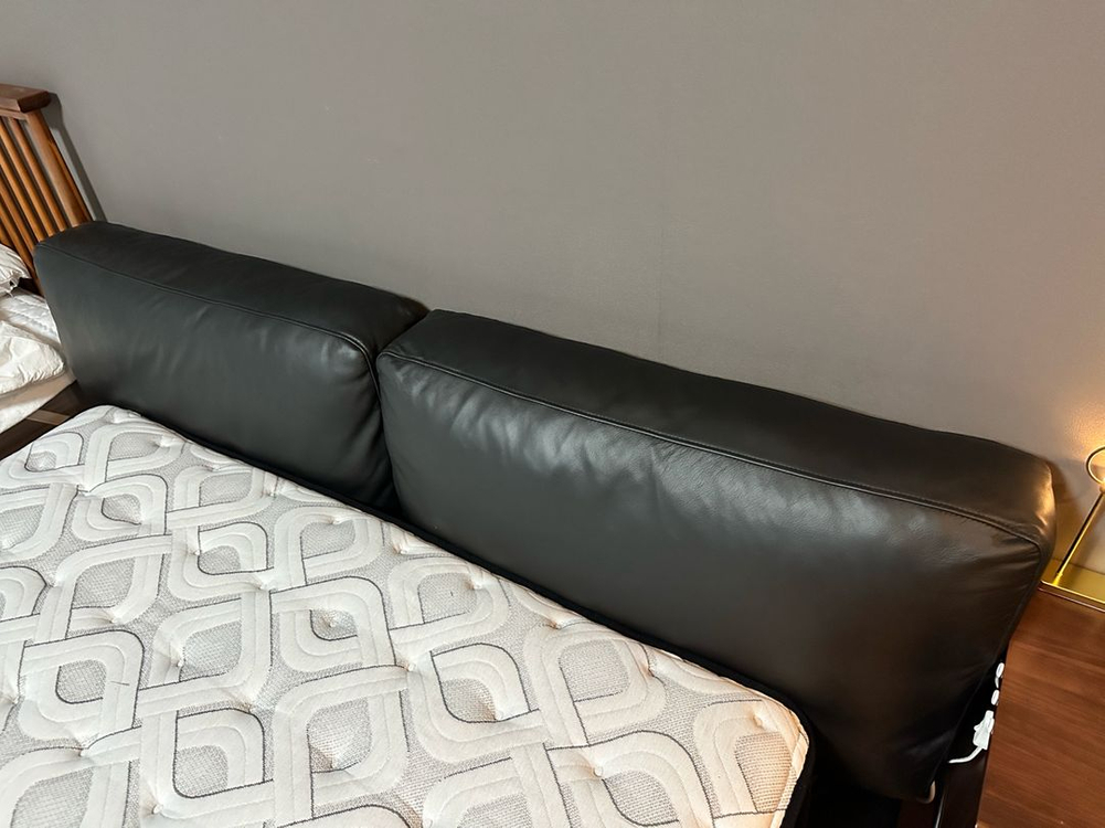 씰리 서프라이즈 H5 필로우탑 퀸 침대 매트리스 + 천연 소가죽 침대 프레임 퀸 이미지