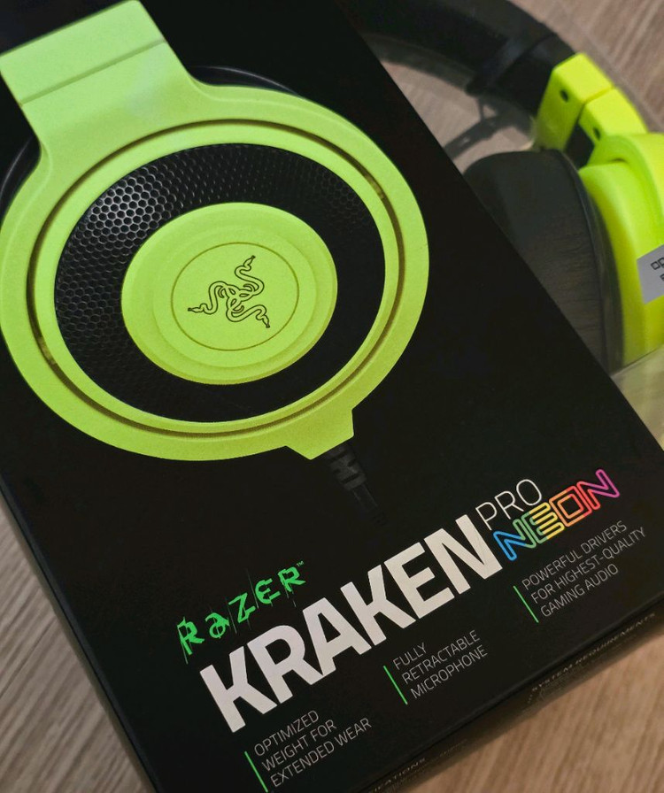 (미개봉) 레이저 크라켄 프로 게이밍 헤드셋--5