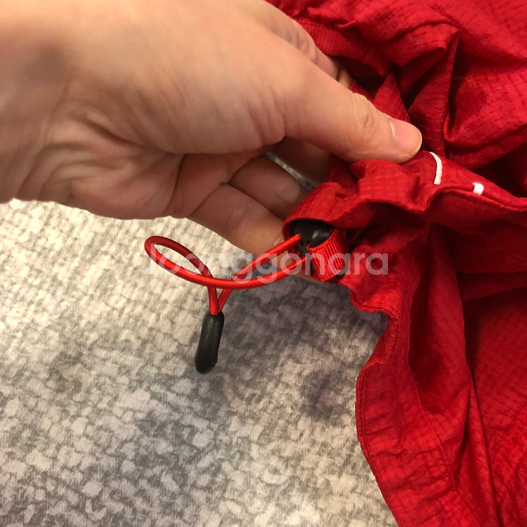 데상트X두카티 23년 협업 경량 바람막이 두카티 100 레드 빨강--5