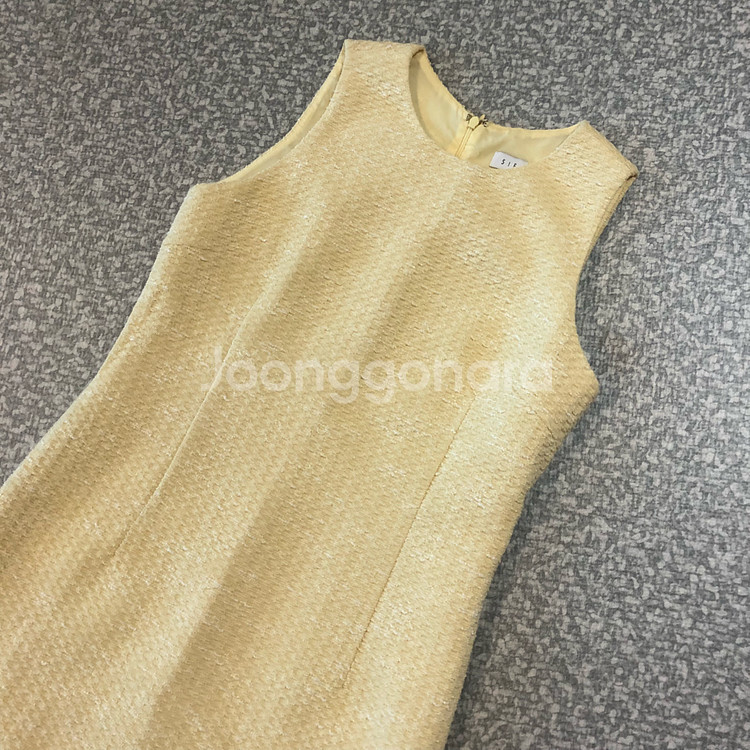 시에 SIE 21년 썸머 트위드 민소매 슬리브리스 레몬 원피스 나시--1