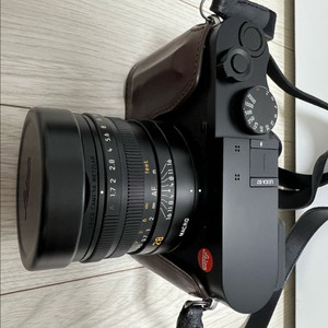 라이카 q2 s급 + 오버베르트 케이스 및 가방 판매합니다 이미지