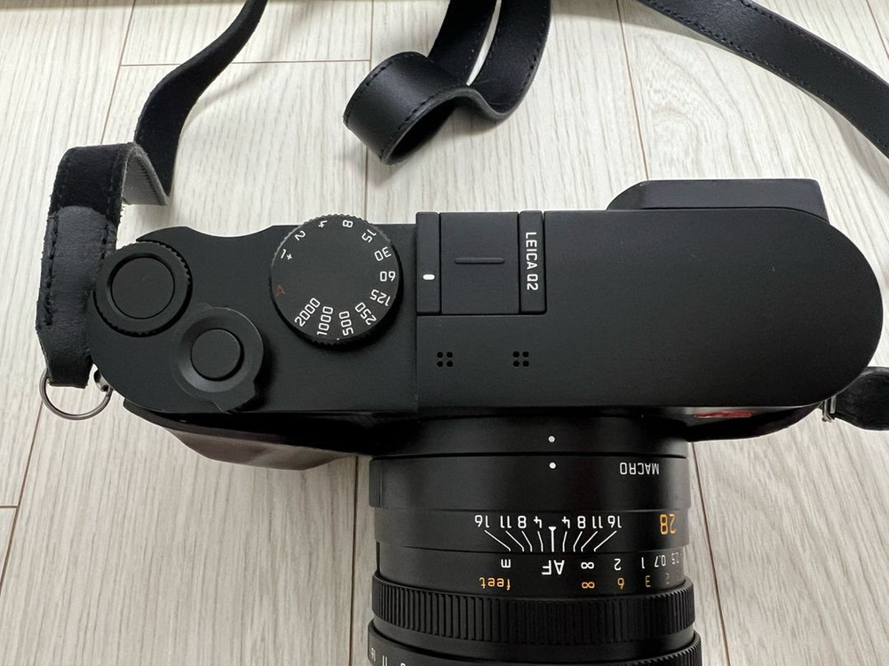 라이카 q2 s급 + 오버베르트 케이스 및 가방 판매합니다 이미지