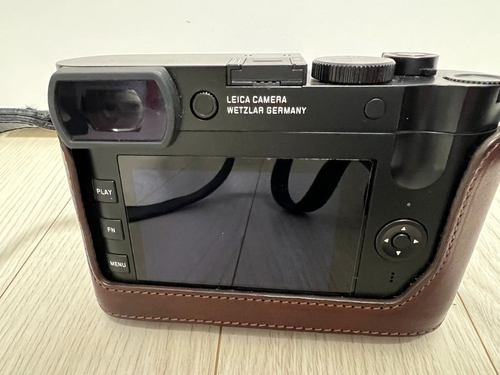 라이카 q2 s급 + 오버베르트 케이스 및 가방 판매합니다 이미지