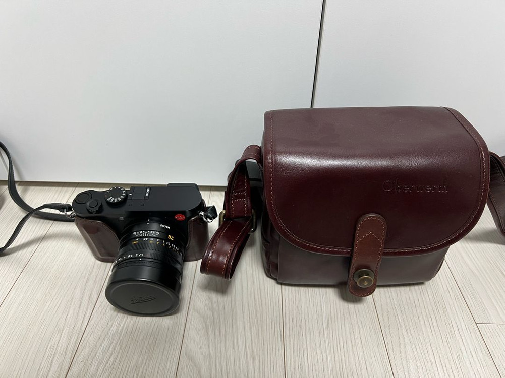 라이카 q2 s급 + 오버베르트 케이스 및 가방 판매합니다 이미지