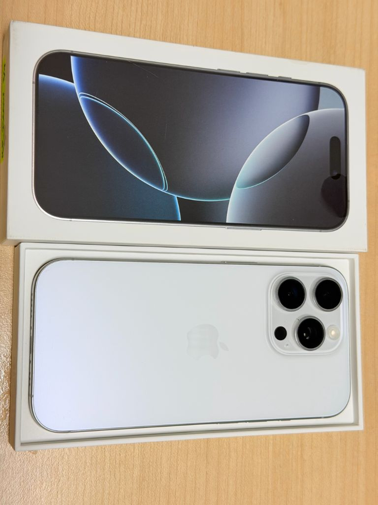 아이폰 16 Pro 256GB 화이트 티타늄--3