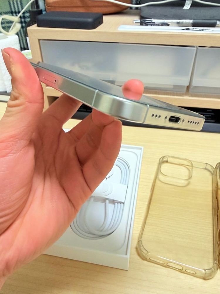 아이폰 16 Pro 256GB 화이트 티타늄--5