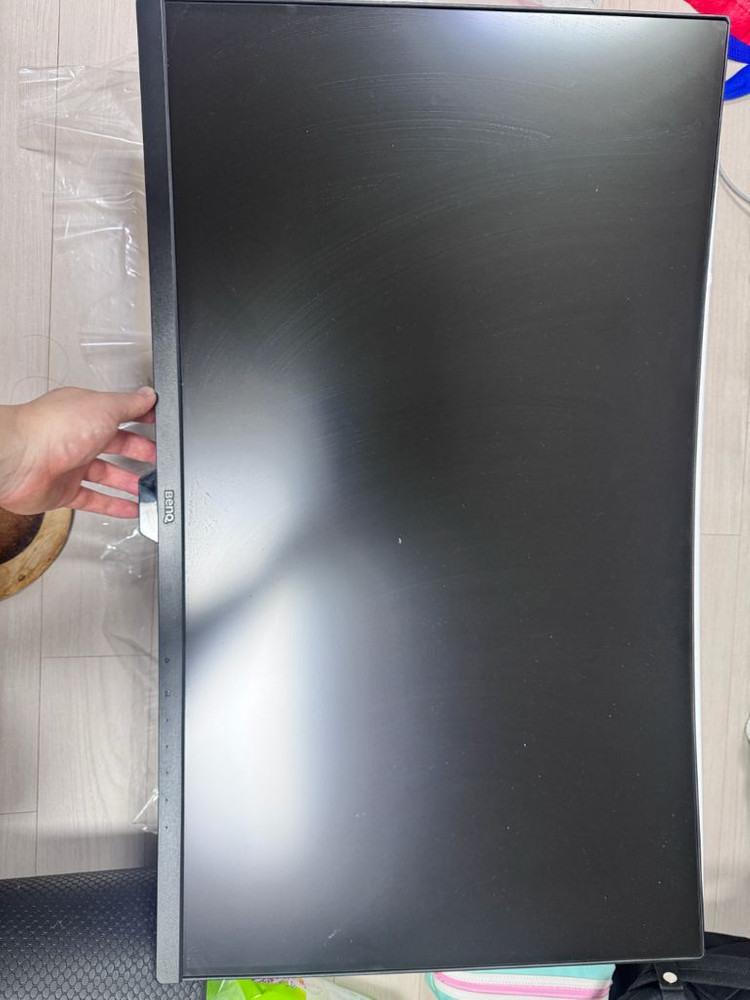 벤큐 32인치 커브드 144hz QHD + 카멜 모니터암 이미지